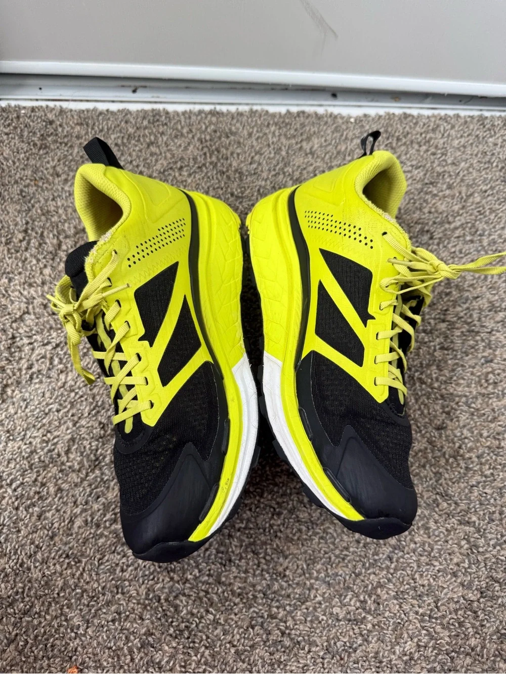 The North Face Men’s VECTIV Trail Shoes - Black & Yellow